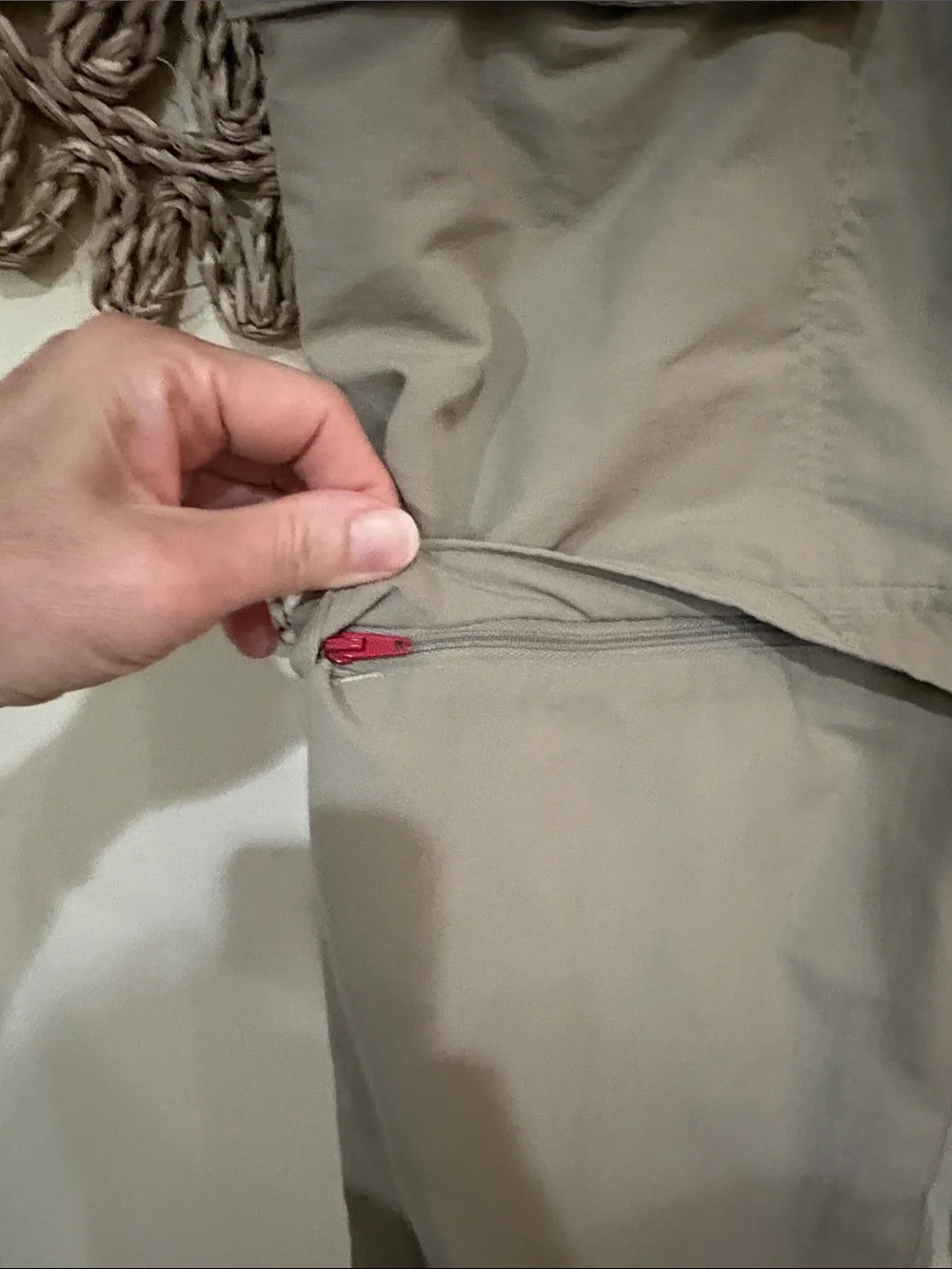 Men's North Face hiking pants tan. Convertible. Large short 29” inseam